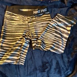 Nike pro workout legging